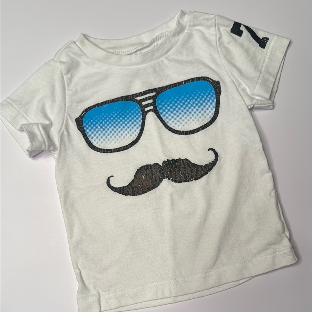 Graphic T-Shirt with Blue Sunglasses mustache Print